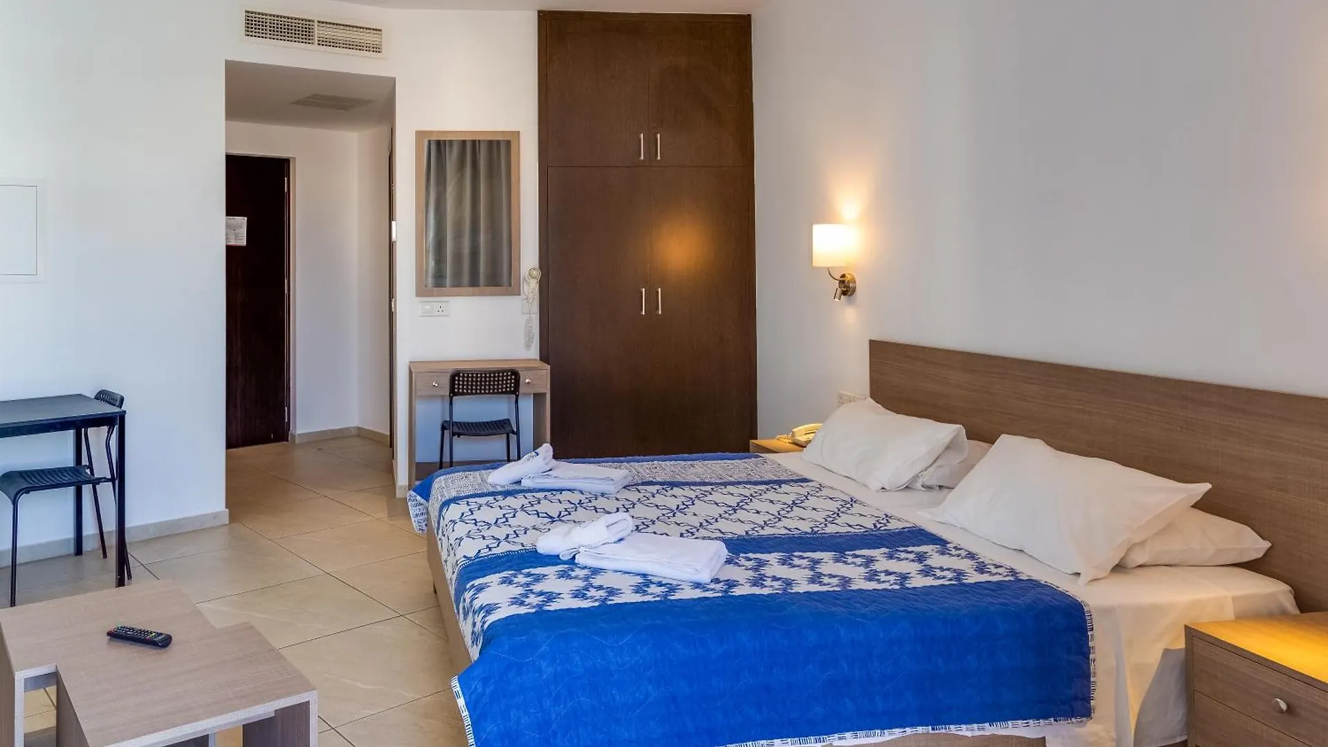 Tetyk Hotel Pernera 3*,